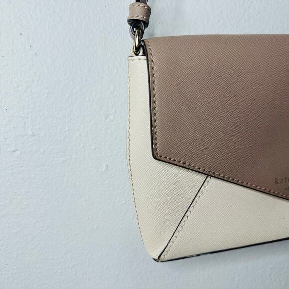 KATE SPADE Tan Cream Envelope Crossbody Style Purse Snap Closure Purse - Picture 6 of 8